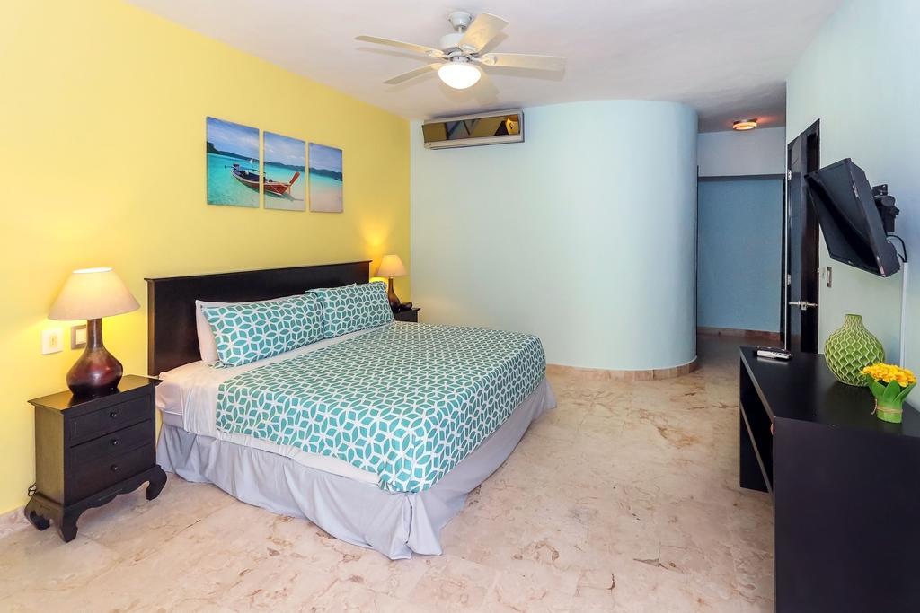 Beachfront Condo, 2 Bedroom - Ocean View At Corto Maltes Apartamento *